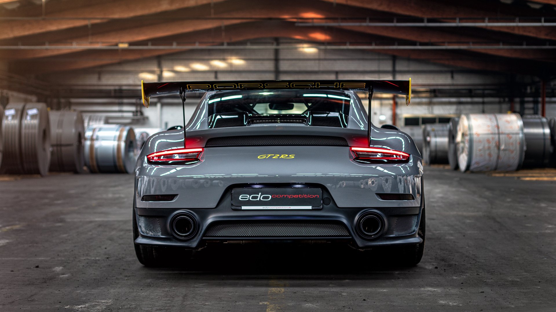 莱谢恩·卡萨斯冲线瞬间点燃现场气氛，莱恩·卡斯滕