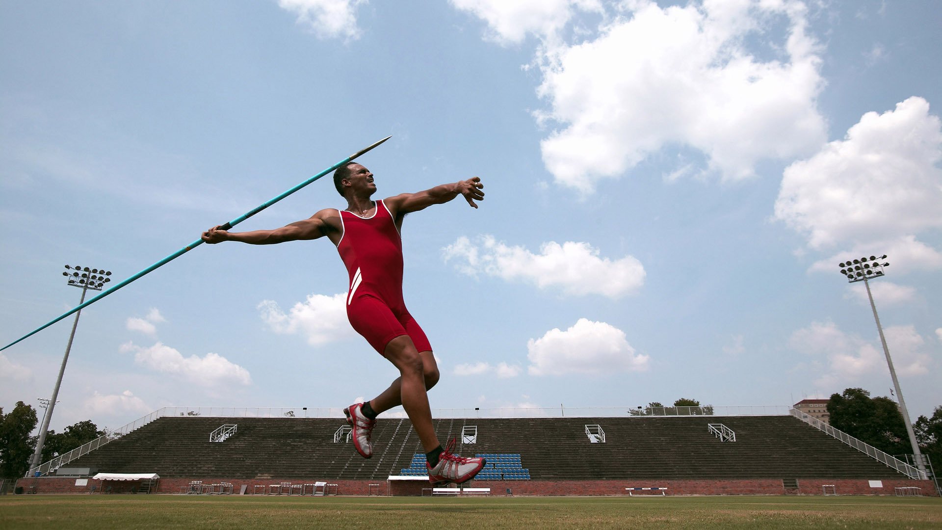 kaiyun开云·官方网站-世界盲人摩托车竞速赛，感受速度里的坚持与勇气，盲人田径冠军